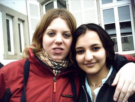 une fille et une intrue